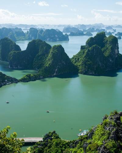 Vijetnam i krstarenje zaljevom Halong bay